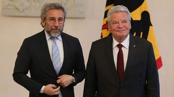 Gauck, kaçak Dündar'ı kabul etti