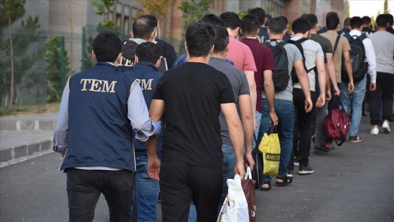 Gaziantep merkezli FETÖ/PDY operasyonunda yakalanan 33 şüpheli adliyede