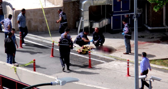 Gaziantep'te bombalı saldırıda kullanılan aracın enkazı kaldırıldı