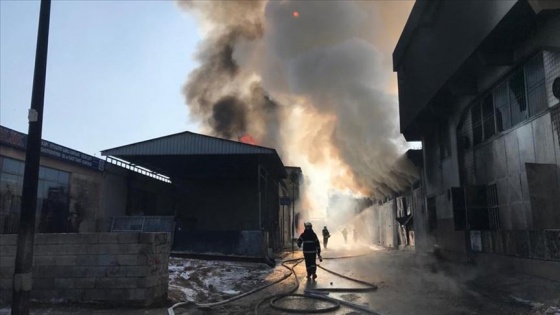 Gaziantep'te boya ve tiner atölyesinde yangın