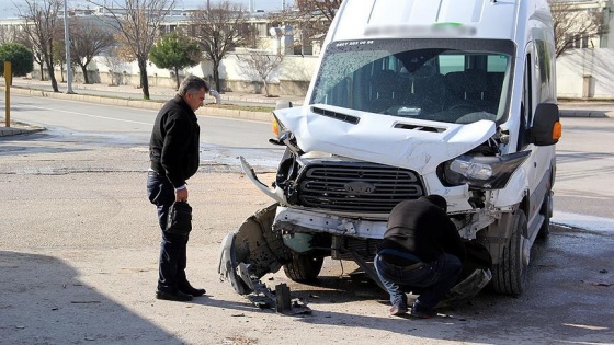 Gaziantep'te işçi servisleri çarpıştı: 20 yaralı