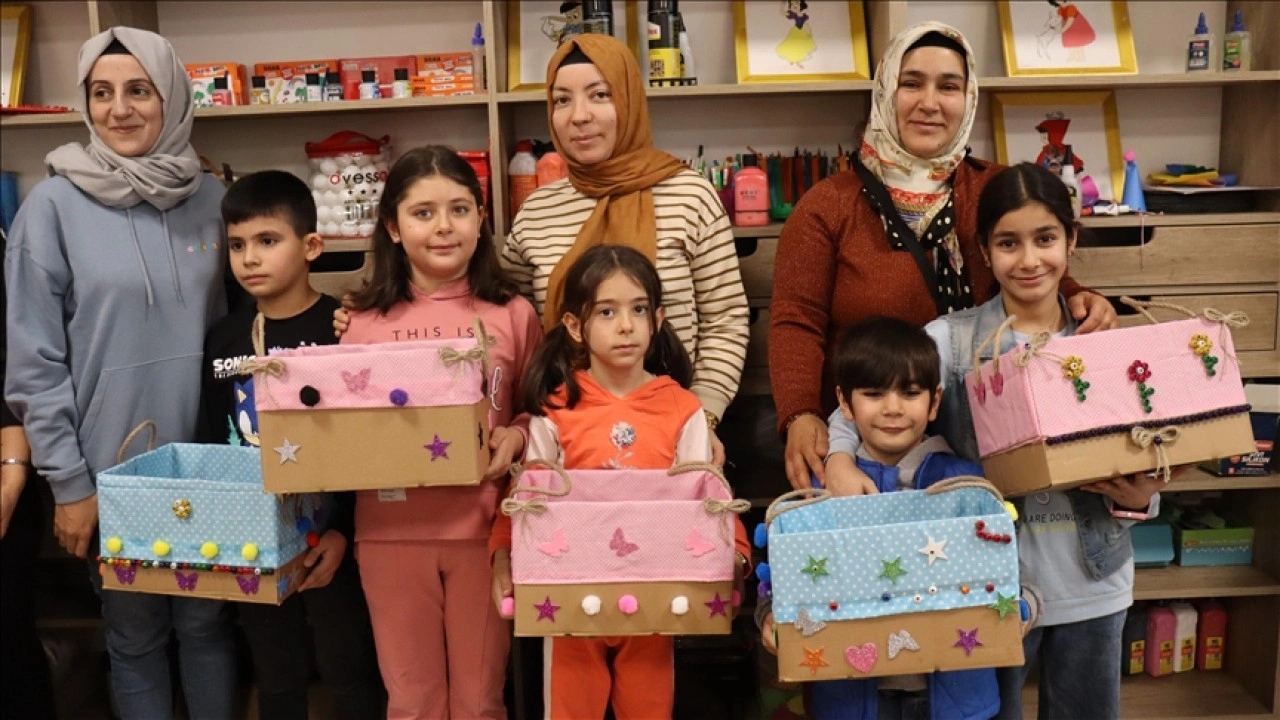 Gaziantep'te öğrenciler yarıyıl tatilinde geri dönüşüm tasarımlarıyla eğlenceli vakit geçiriyor