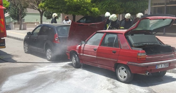 Gaziantep'te park halindeki araç alev aldı