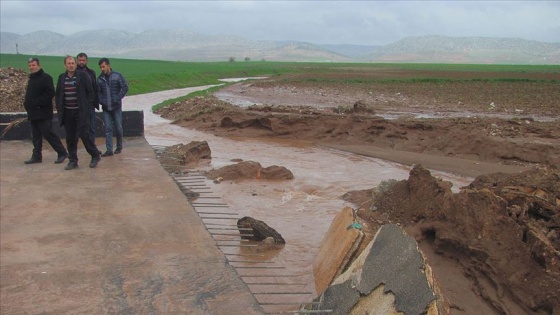 Gaziantep'te sele kapılan araçtaki 2 kişi kayboldu