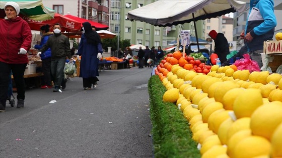 Gaziantep'te semt pazarlarında 65 yaş üstü vatandaşlara Kovid-19 kısıtlaması