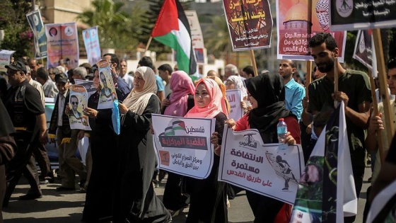 Gazze'de Batı Şeria'ya destek yürüyüşü