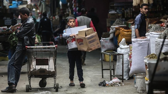 Gazze'de zorlu hayat şartları küçük çocukları çalışmaya zorluyor