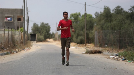 Gazzeli genç Yeryüzü Doktorları'nın desteğiyle parkur sporuna dönüyor