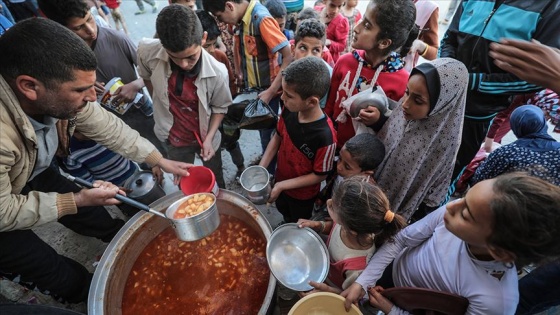 Gazzeli yoksullar iftarını 'Ramazan Tekkesi'yle açıyor