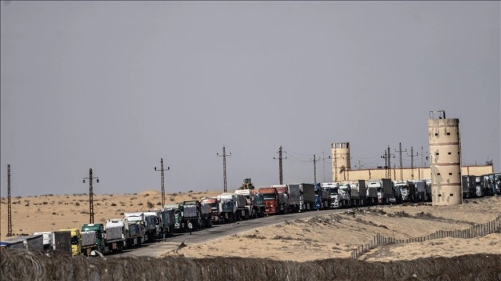 Gazze'ye gidecek 2 binden fazla tır Mısır'da bekliyor