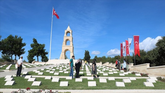 Gelibolu Yarımadası'nda 'ecdada vefa' ziyaretleri sürüyor