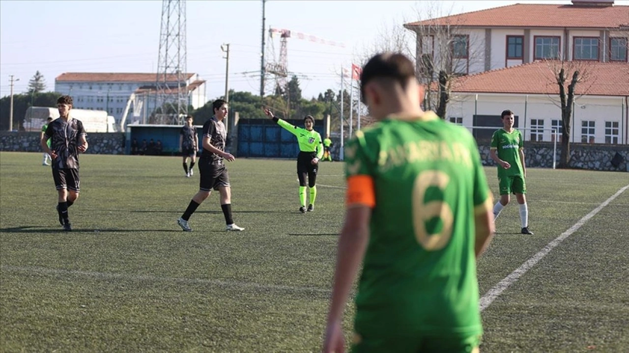 Genç kadın hakem "mesleğinde zirve" hedefliyor