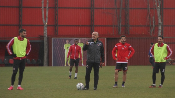 Gençlerbirliği, Özcan Bizati yönetimindeki ilk maçında Fenerbahçe ile karşılaşacak