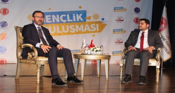 Gençlik ve Spor Bakanı Mehmet Muharrem Kasapoğlu: “Sosyal medyada vakit kaybetmeyin“