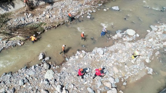 Giresun&#039;da selde kaybolan aileyi arama çalışmaları devam ediyor