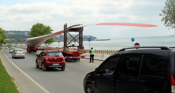 Görenler uçak kanadı sandı