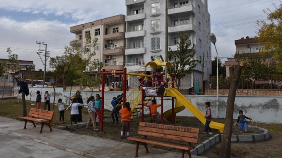 Görevlendirme yapılan belediyeden çocuklara oyun parkı