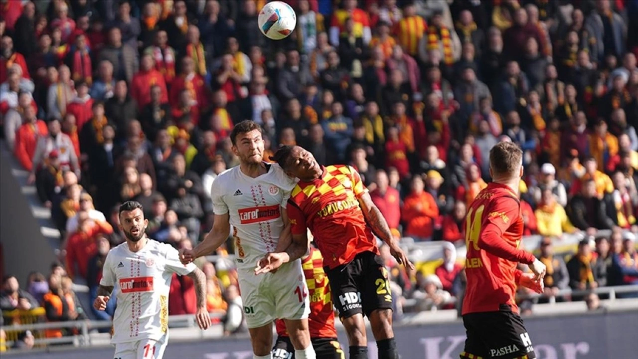 Göztepe, sahasında Onvo Antalyaspor'u 1-0 yendi