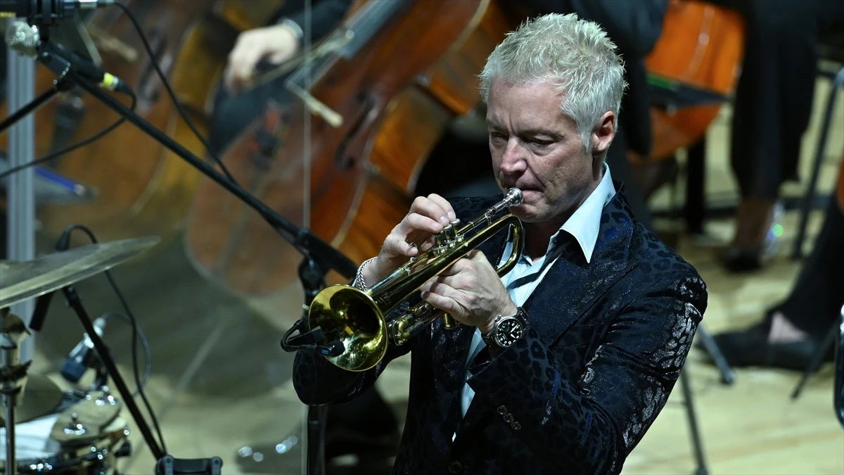 Grammy ödüllü trompetçi Botti, CSO eşliğinde Ankara'da konser verdi