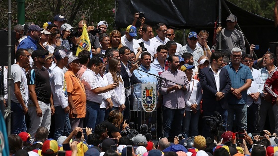 Guaido halkı yeniden sokağa çağırdı