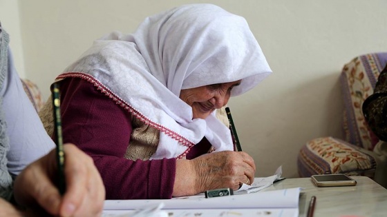 Gülendam ninenin evi komşularına 'okul' oldu