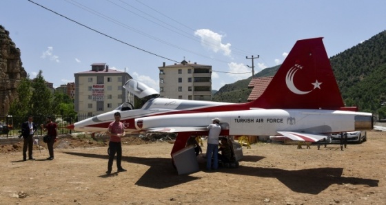 Gümüşhane’ye savaş uçağı indi