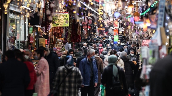 Gündüzleri binlerce kişiyi ağırlayan Tahtakale'de 15 kişi ikamet ediyor