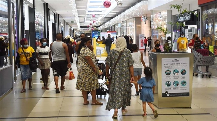 Güney Afrika Kovid-19 ulusal afet durumunu 1 ay uzattı