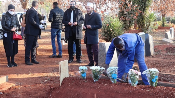 Güney Afrika'nın ilk Türk pilotu Rüştü Atala'nın oğlu Ahmet Atala Johannesburg'da top