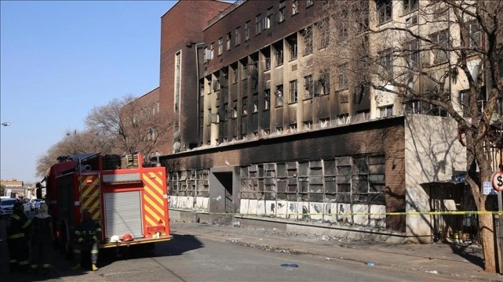 Güney Afrika'daki yangında ölen 74 kişiden 44'ünün kimliği henüz belirlenemedi