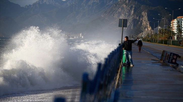 Güney Ege ve Akdeniz için fırtına uyarısı