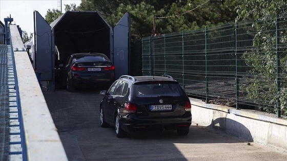 Gurbetçiler dönüş yolunda rahat yolculuk için arabalı treni tercih ediyor