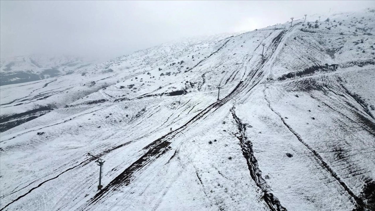 Güzeldağ Kayak Merkezi'nde yeni sezon için kar yağışı bekleniyor