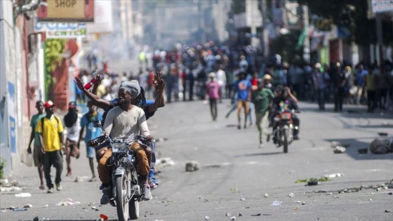 Haiti'de hükümet karşıtı protestolar şiddet olaylarına sahne oluyor