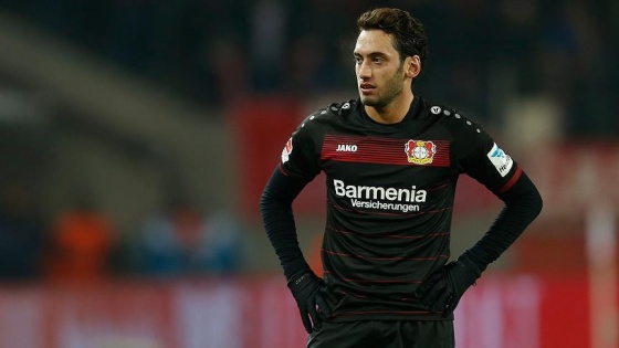 Hakan Çalhanoğlu'na 4 ay futboldan men cezası