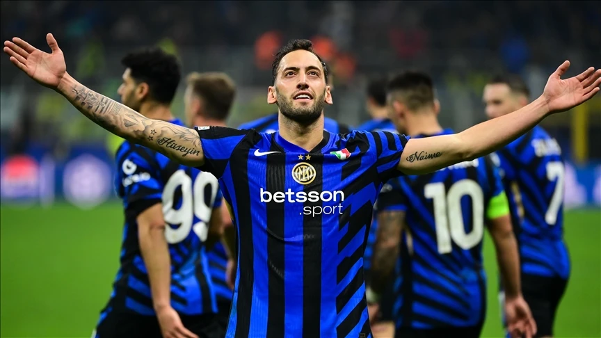 Hakan Çalhanoğlu, Inter'de Kasım ayının futbolcusu seçildi