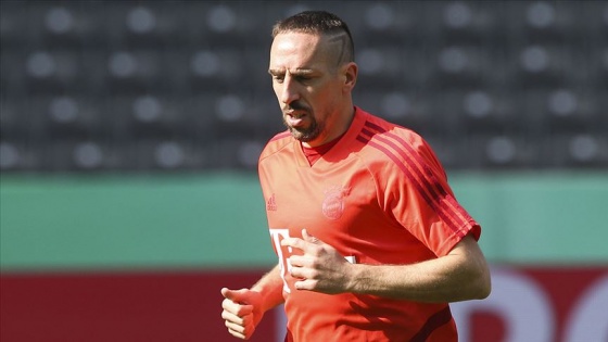 Hakemi iten Ribery'ye 3 maç ceza