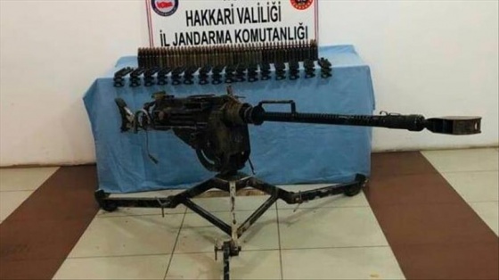 Hakkari'de doçka silahı ve mühimmat ele geçirildi