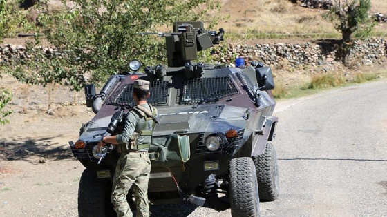 Hakkari'de iş makineleri taşıyan konvoya terör saldırısı