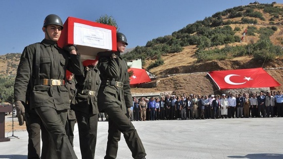 Hakkari'de şehit güvenlik korucusu için tören