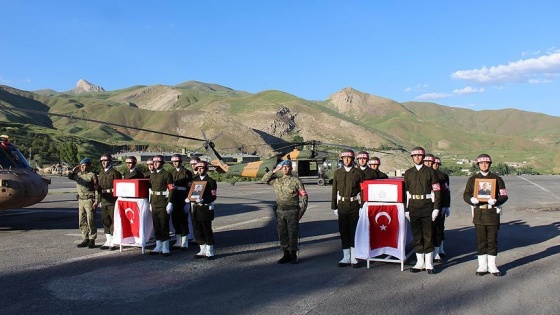 Hakkari'de şehit olan askerler için tören düzenlendi