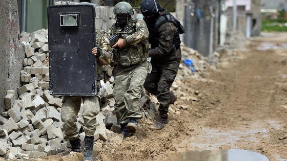 Hakkari'de terör saldırısı: 4 asker yaralandı