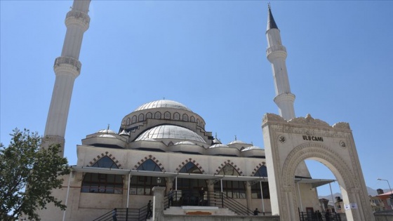 Hakkari'de yapımı tamamlanan Ulu Cami ibadete açıldı
