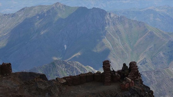 Hakkari'de 'Yıldırım-2 Cilo Operasyonu' başlatıldı: 3 terörist etkisiz hale getirildi