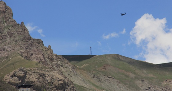 Hakkari sınırında askeri hareketlilik sürüyor