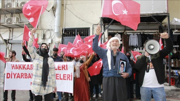 Hakkarili aileler çocukları için HDP önündeki eylemlerini sürdürdü