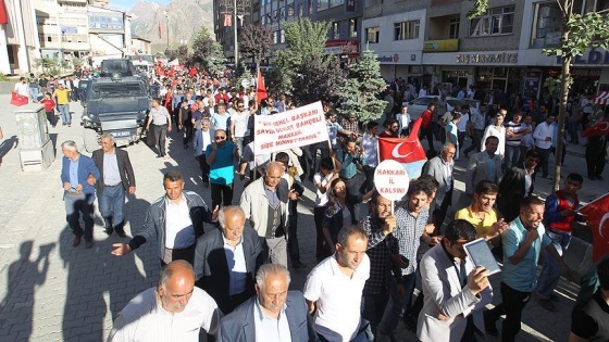 Hakkarililer 'il kalmak' için yürüdü