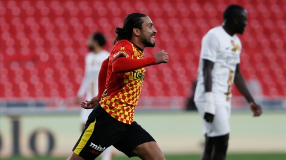 Halil Akbunar, Göztepe formasıyla 100. Süper Lig maçına çıktı