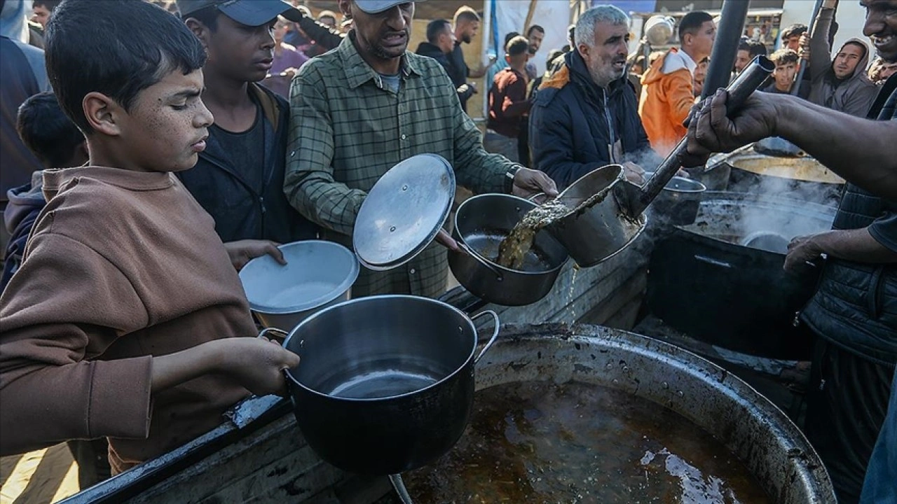 Hamas, İsrail ablukası nedeniyle Gazze'de "yeni bir kıtlık" konusunda uyardı