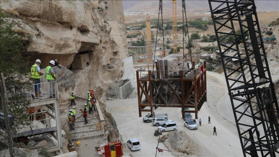 Hasankeyf Kalesi Orta Kapısı'nın ikinci bölümü yeni yerine taşındı